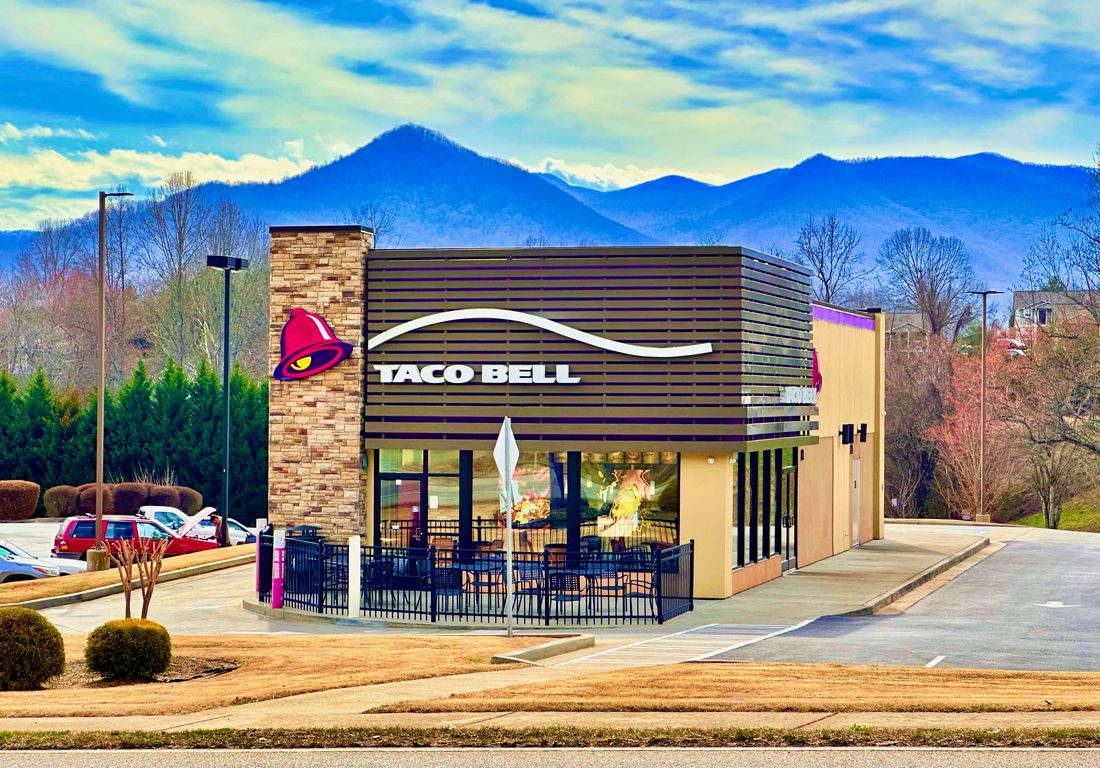 A modern Taco Bell restaurant building